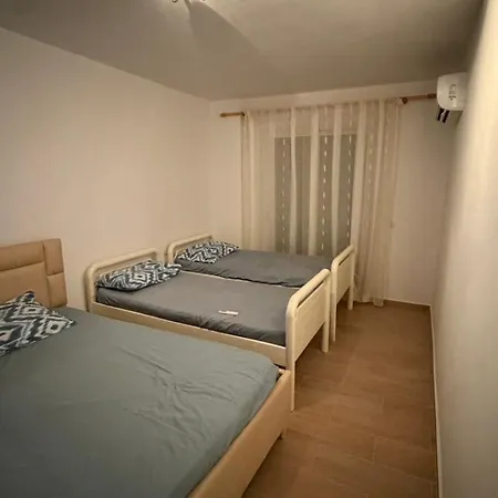Qeret Apartmán Golem (Tirana)
